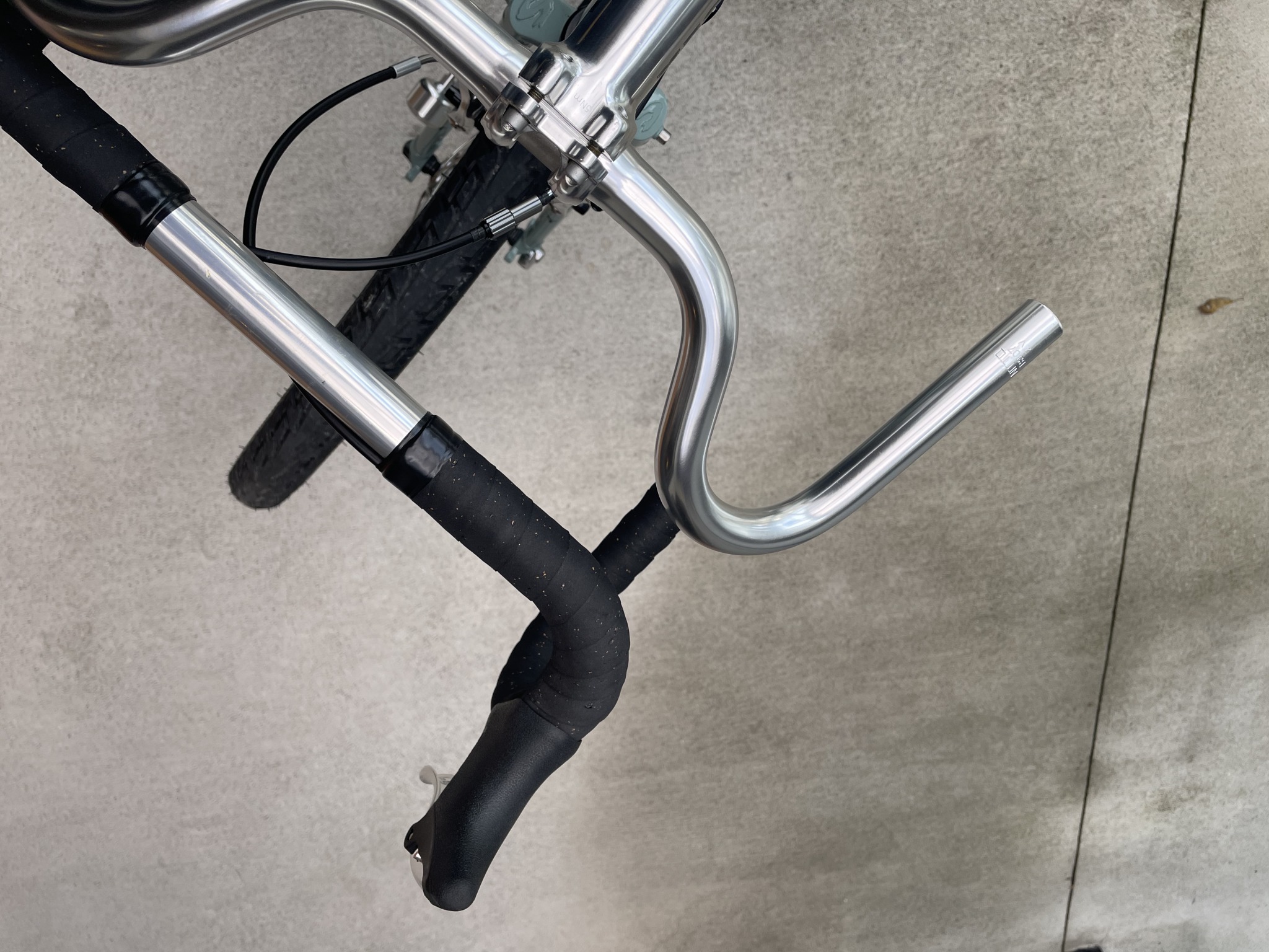 アルミポリッシュ レトロ クロスバイクに プロムナード系ハンドル 新品未使用 2021春の新作 プロムナード系ハンドル
