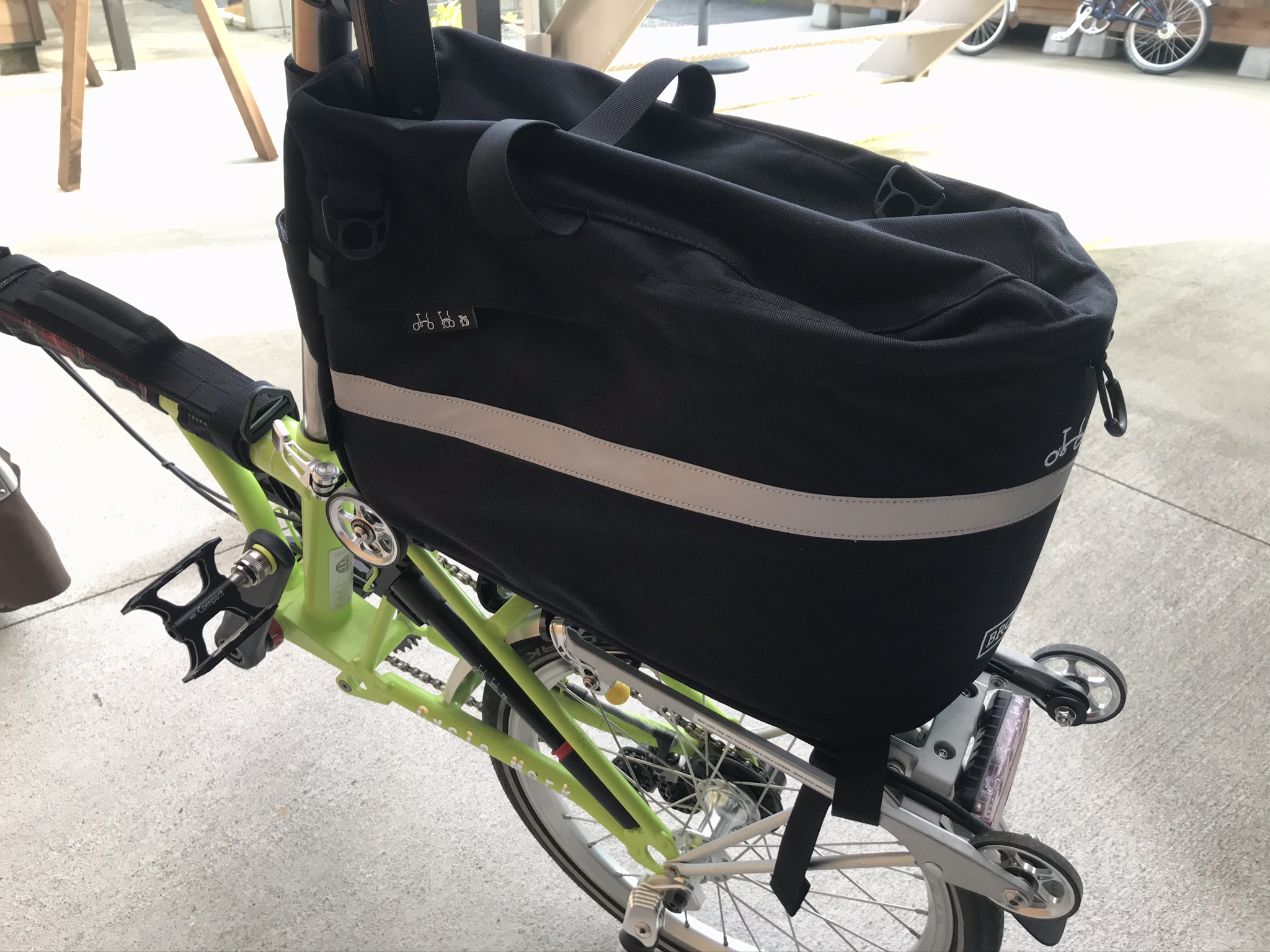 ブロンプトンのリアキャリアにバッグを♡ – cyclemark サイクルマーク
